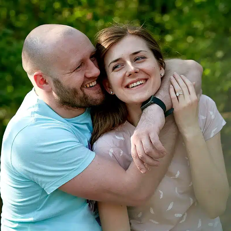 smiling-people-in-love-happy and healthy-close-up-